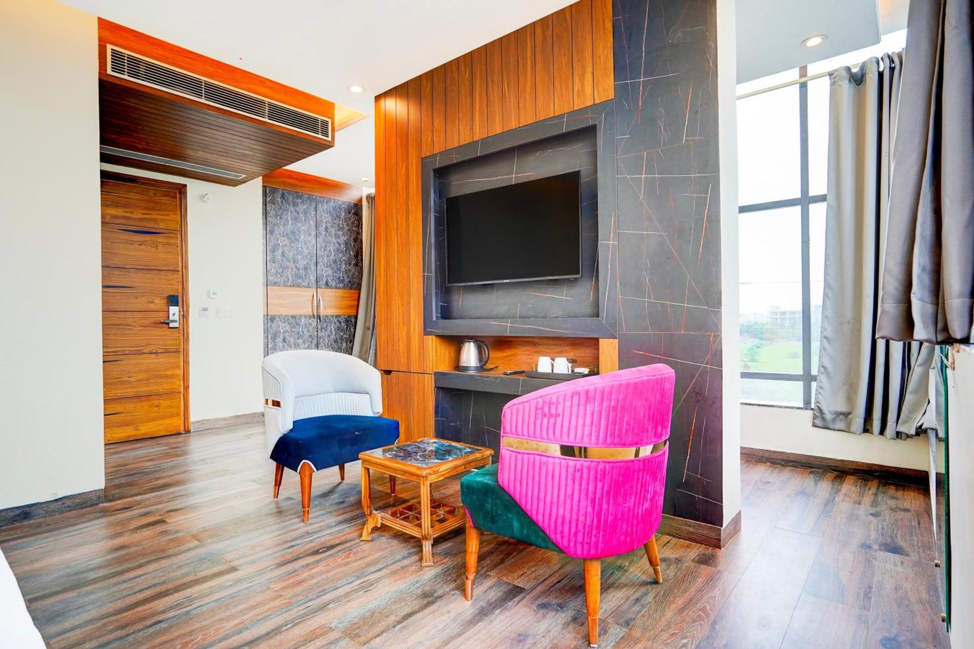 Hotel S R Plaza At Delhi Airport Nowe Delhi Zewnętrze zdjęcie